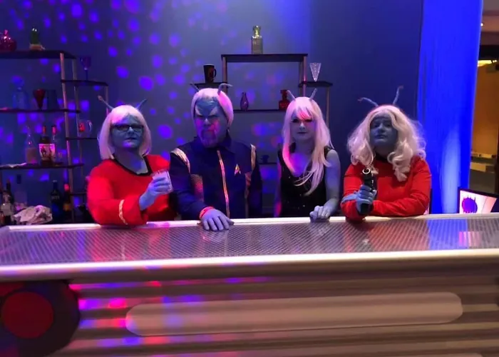 Airport Hotel: The Star Trek - Uss Enterprise Room At The Itty Bitty Inn